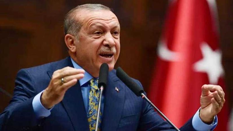 تركيا تقيل 4 رؤساء