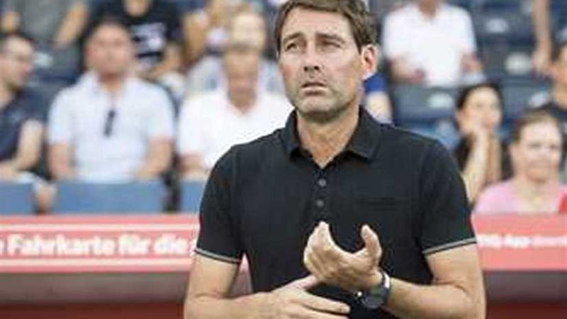 فايلر يجتمع مع معاونيه