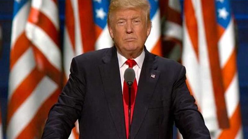 ترامب يعفي ضباطا