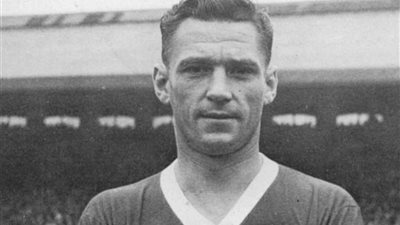 وفاة جوني ويلر لاعب ليفربول السابق عن 91 عاما