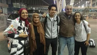 رئيس اتحاد الإسكواش يستقبل طارق مؤمن بالمطار بعد تتويجه باللقب العالمي