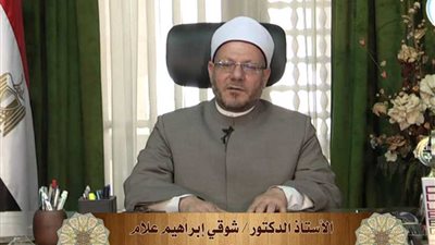 مفتي الجمهورية يهنئ سلطنة عمان بعيدها الوطني الـ49