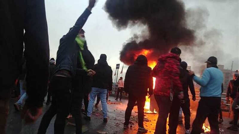 فارس: أعمال شغب في