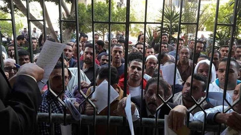 15 ألفًا تقدموا لتملك