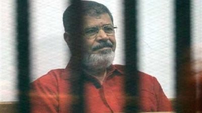 تأجيل إعادة محاكمة مرسي وآخرين بـ