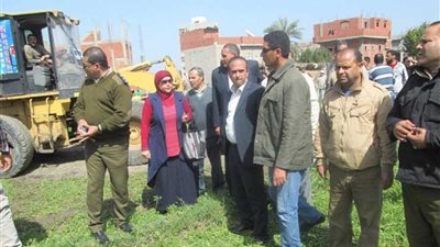 إزالة 3 حالات تعدٍ على أراضٍ زراعية بالمنزلة