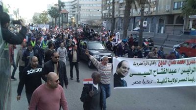 مسيرة حاشدة لتأييد الرئيس السيسي بوسط الإسكندرية