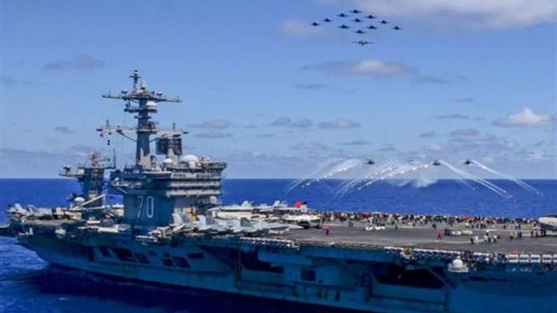 زيارة حاملة الطائرات