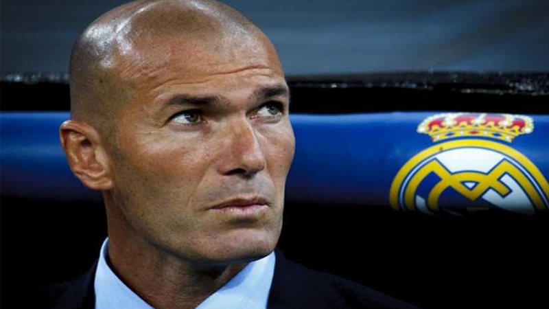 زيدان يعلن قائمة