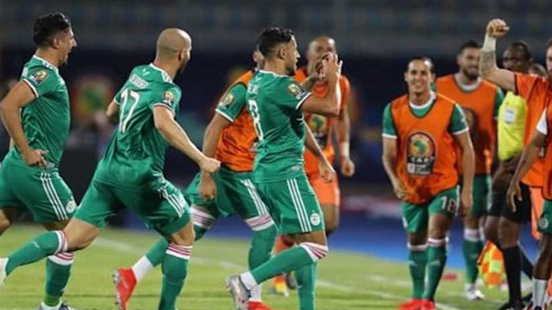 الجزائر يتصدر مجموعته
