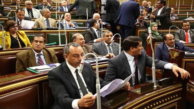 أقارب حائزي المفرقعات