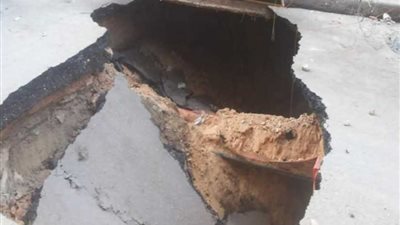 هبوط بشارع صلاح سالم بإدكو... تعرف على السبب