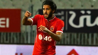 مروان محسن يسجل الهدف الأول للأهلي في شباك مونانا الجابوني