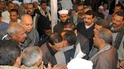 بعد خصومة 20 عامًا.. تصالح عائلتي 