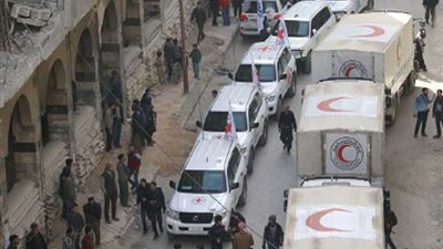 الصليب الأحمر : 13 شاحنة مساعدات دخلت الغوطة الشرقية