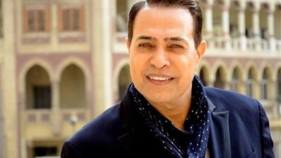 حكيم و 7 آلاف مصرى بالكويت يهدون 