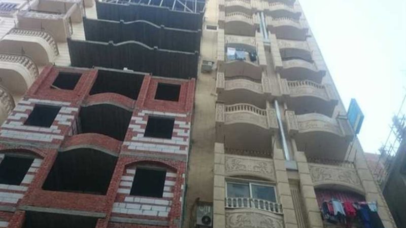 ميل برج سكني يثير