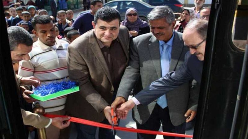 مكتبة متنقلة في أكبر