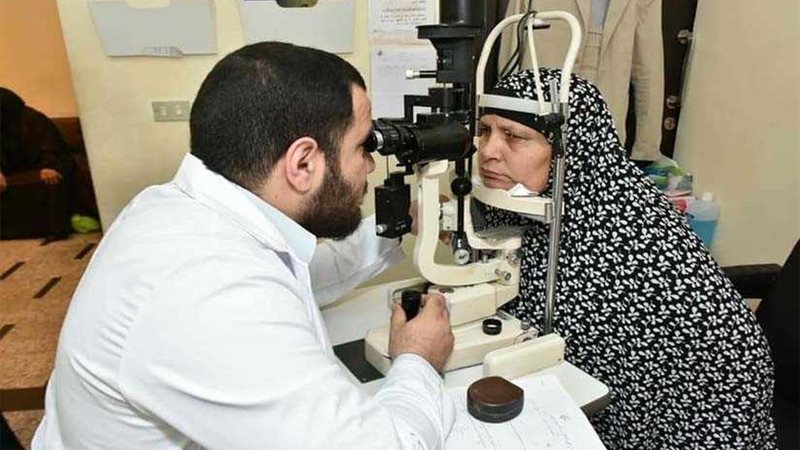 عنيك في عنينا: 100