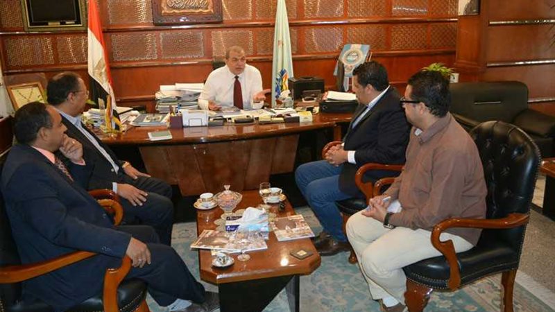 القوى العاملة تتعاون