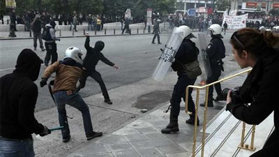 اشتباكات بين الشرطة اليونانية ومتظاهرين