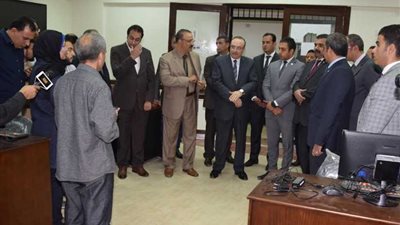 محافظ بنى سويف يتفقد تطوير 63 معمل كمبيوتر بالمدارس