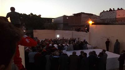 أبناء المنيا يشيعون جثمان 