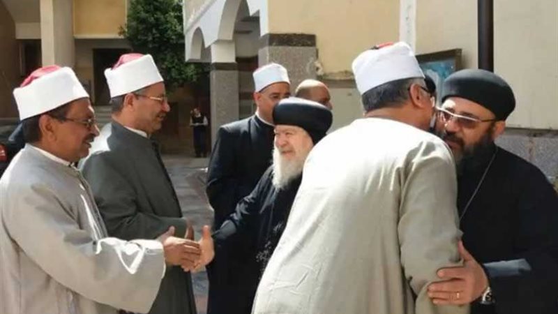 الأزهر يقدم العزاء