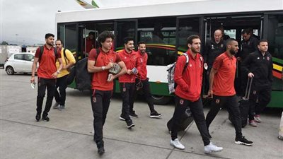 بالصور.. وصول بعثة الأهلي استعدادًا لمواجهة مونانا الجابوني