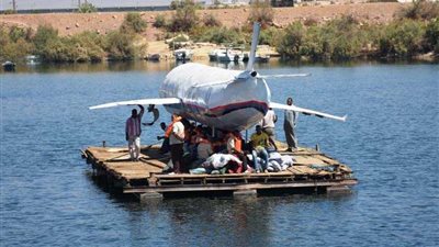 بروفة لسقوط طائرة ببحيرة ناصر بمطار 