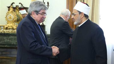 الإمام الأكبر يصل مقر رئاسة الجمهورية البرتغالية