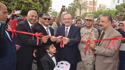 محافظ بني سويف يفتتح معرض منتجات التعليم الفني