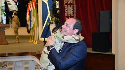 أبناء شهداء مصر في حضن الرئيس