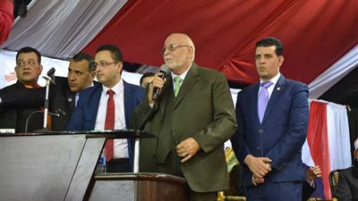 شيخ الطريقة العزمية: 