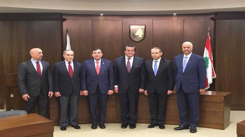 بالصور.. وزير التعليم