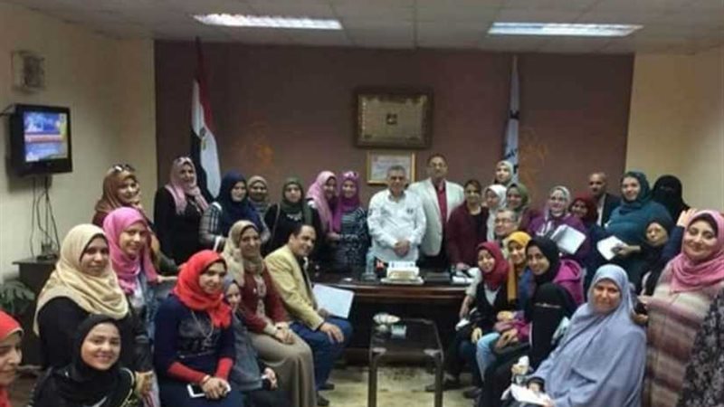 الشباب تحث فتيات