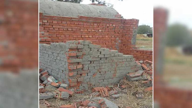 إزالة 4 مقابر على