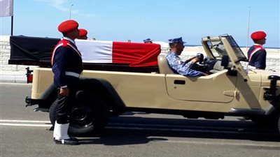 تشييع جنازة الشهيد مصطفى الجزار من قاعدة رأس التين البحرية