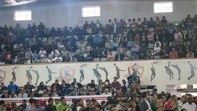 جماهير الزمالك تهتف ضد عباس
