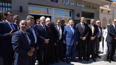 وزير الصحة يوجه بتوفير التخصصات الطبية في مستشفى طابا