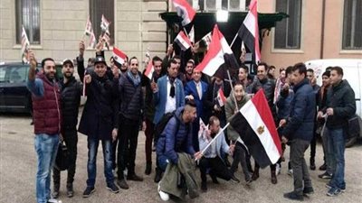 حرارة الوطنية تذيب صقيع كازاخستان.. المصريون احتشدوا في 