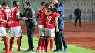 الأهلى يكافئ لاعبيه بعد الفوز على مونانا