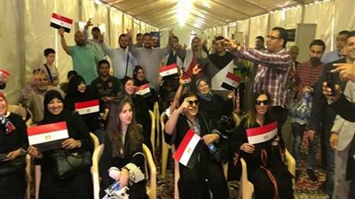 المصريون في قطر يصوتون في الانتخابات الرئاسية وسط أجواء احتفالية