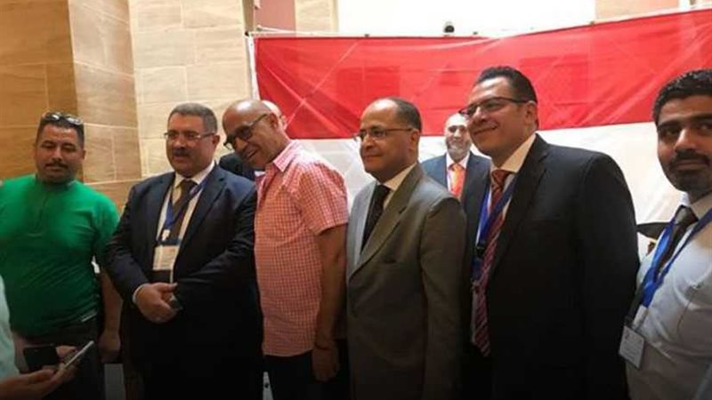 أشرف عبد الباقي يدلى