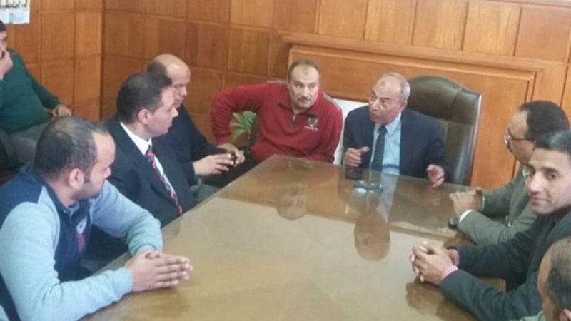 كلنا معاك تجتمع بعمال