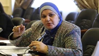 عاملات باتحاد العمال يتبرعن بـ40 ألف جنيه لتعمير سيناء