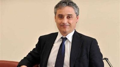 سفير مصر في سويسرا يستقبل بعثة المنتخب الوطني لكرة القدم