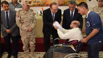 تكريم أسر الشهداء ومصابي العمليات الحربية ببني سويف