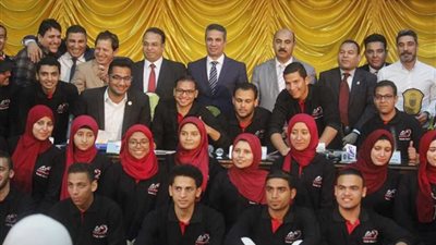 جامعة الفيوم تكرم المتحدث العسكري السابق