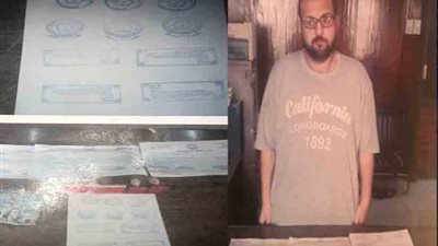 طبيب أسنان يقلد أختام كليات جامعة سعودية‎